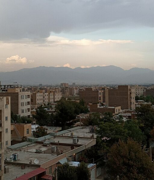 پرونده:Kianmehr, Karaj.jpg